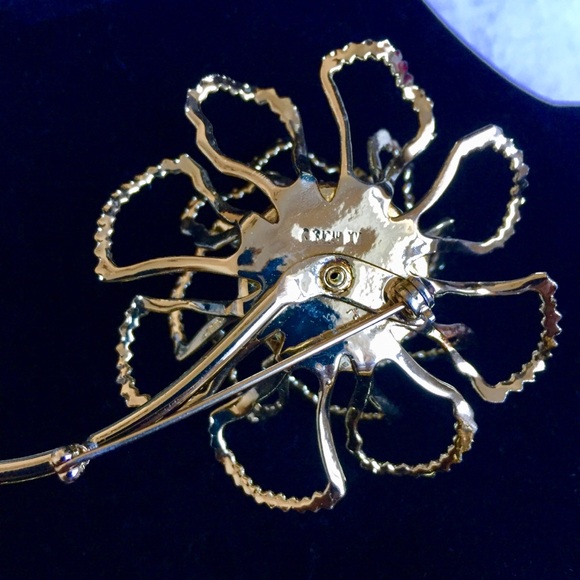 Set of 3 Vintage Flower Pins; 1 Sarah Coventry - Picture 3 of 8